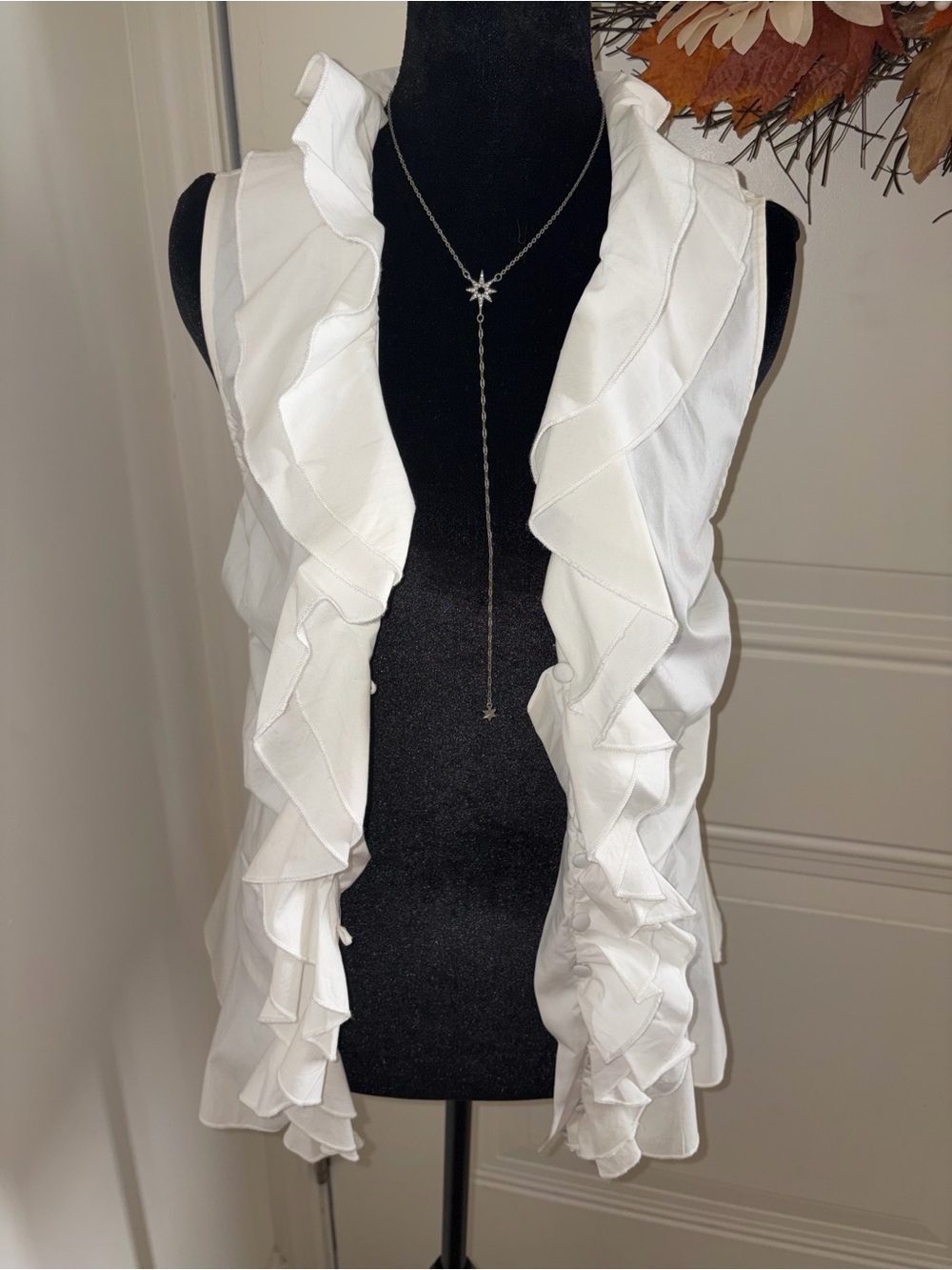 Arden B White Ruffled Sleeveless Peplum Super Sexy fitted Blouse brand new/tags! - Picture 6 of 9